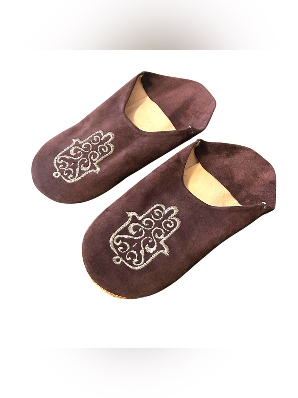 Moroccan 7-8 suede leather babouche slippers hand-stitched hamsa embroidery